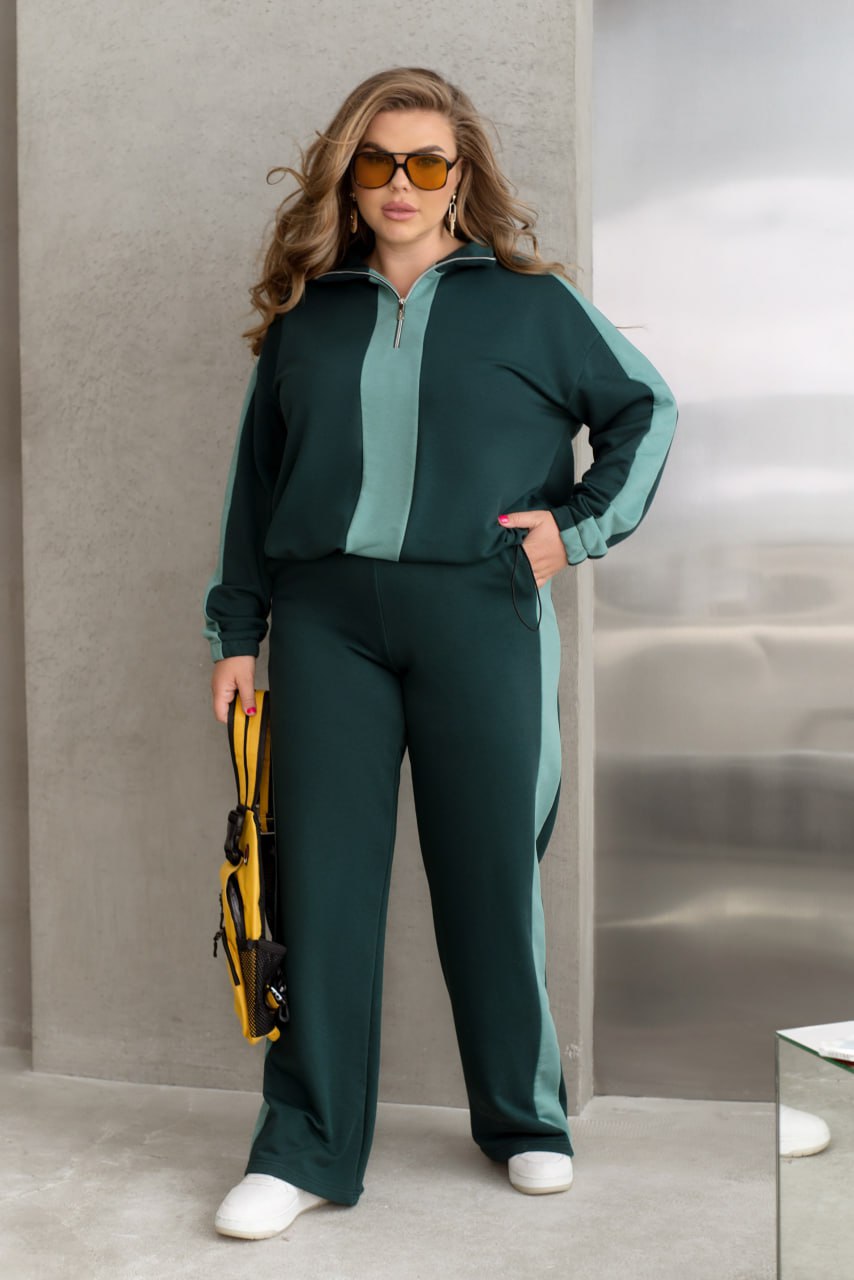 Костюм вільного крою зі светром на блискавці та повсякденними штанами