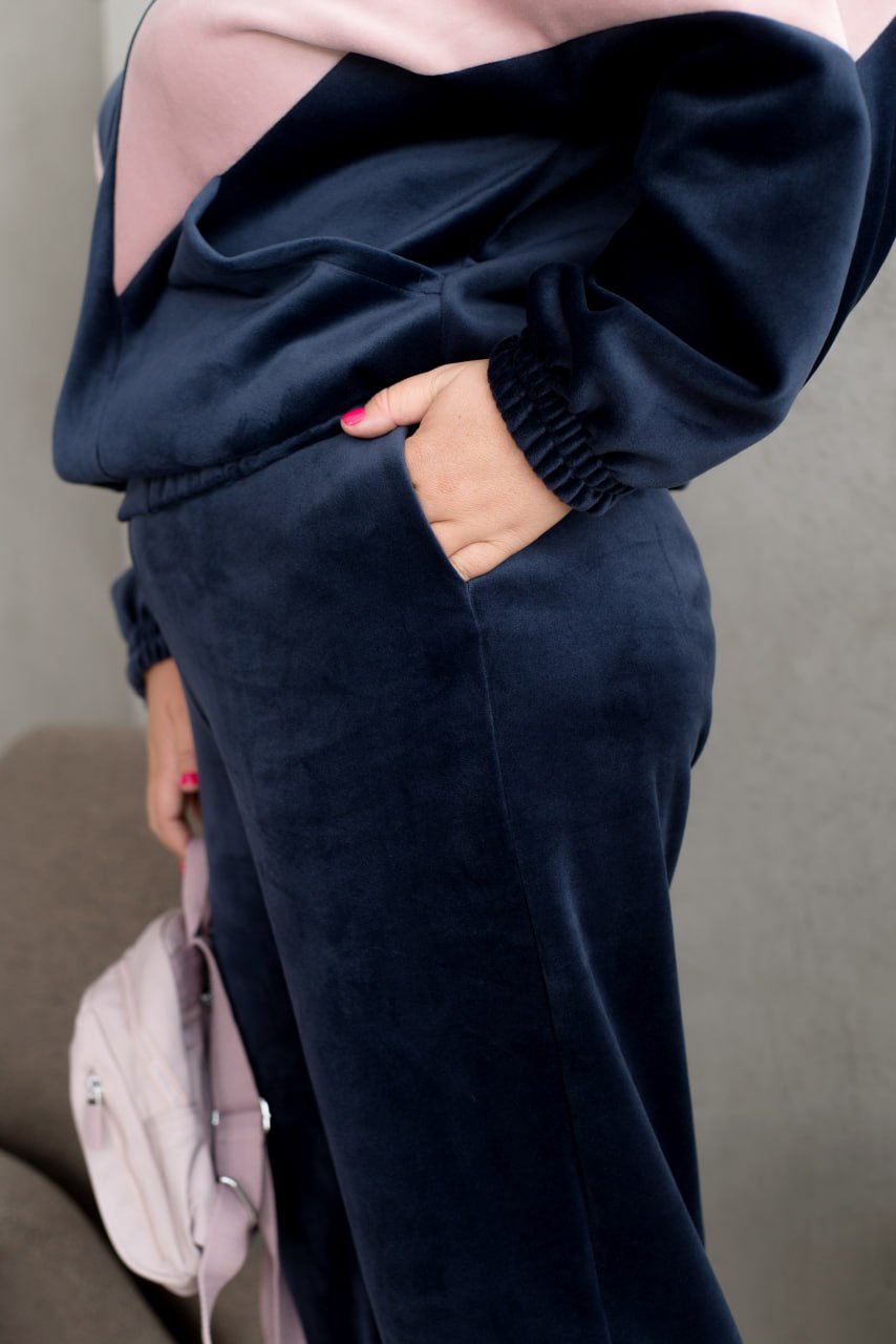 Women's Loose Fit Velour Two-Piece Suit