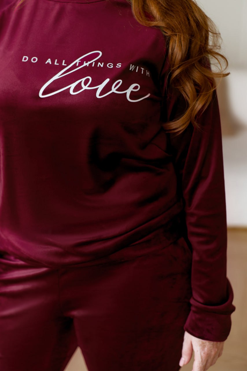 Комплект домашнього одягу: светр вільного крою з велюрового трикотажу та спортивні штани, великі розміри