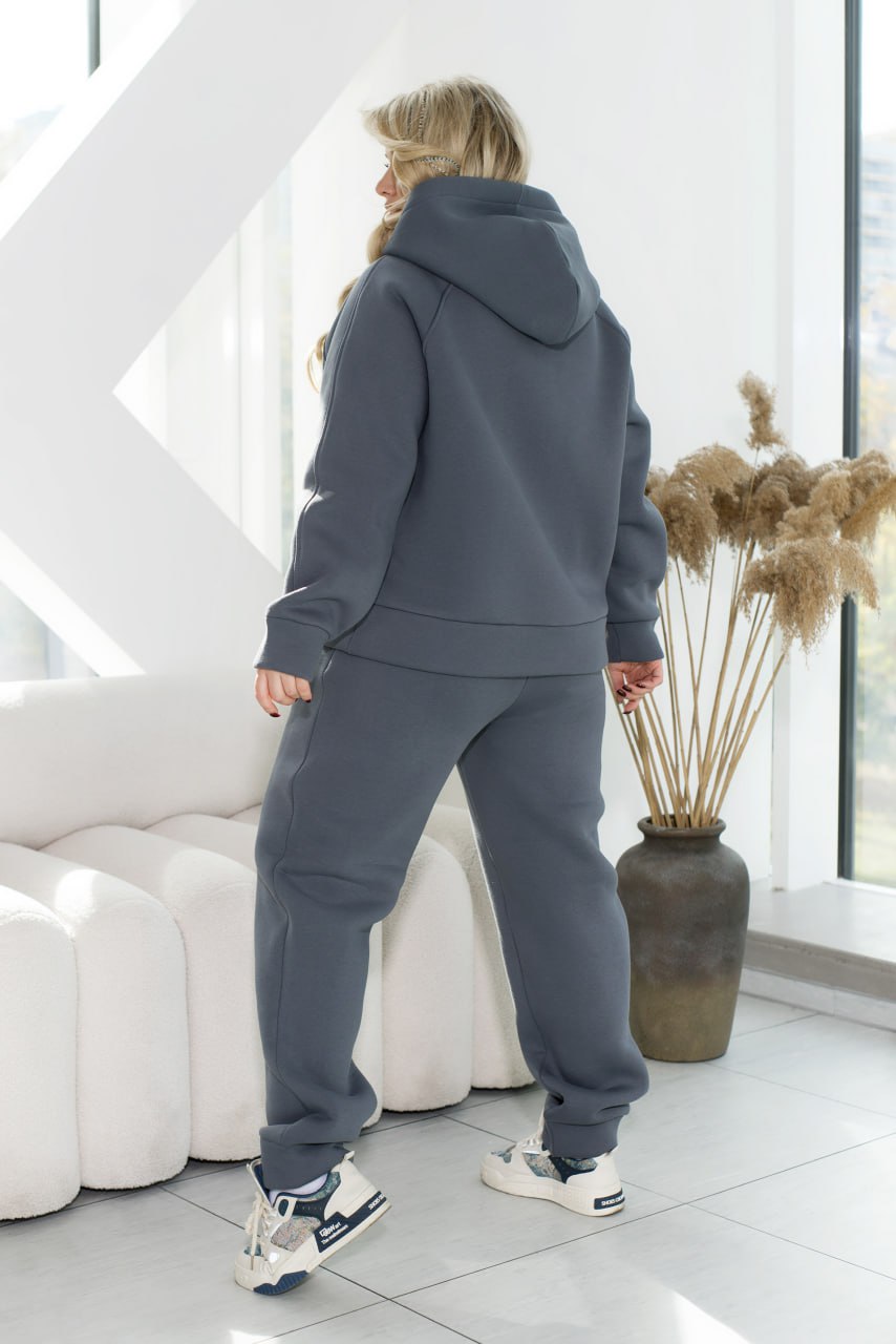 Garnitury casualowe proste, trzynitkowe, polarowe, z kapturem, duże rozmiary 