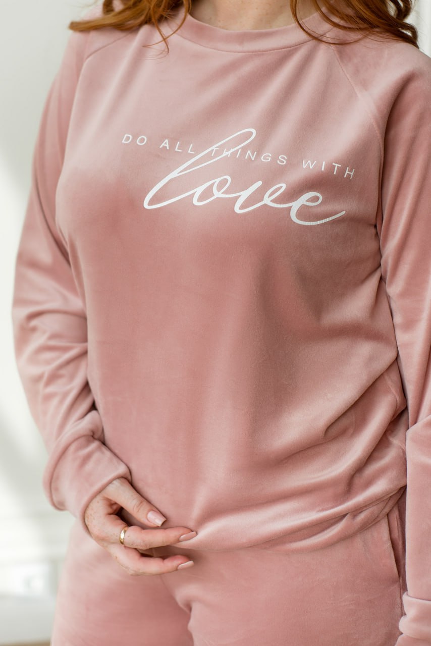 Комплект домашнього одягу: светр вільного крою з велюрового трикотажу та спортивні штани, великі розміри