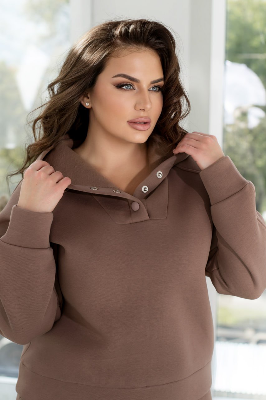 Garnitury casualowe proste, trzynitkowe, polarowe, z kapturem, duże rozmiary 