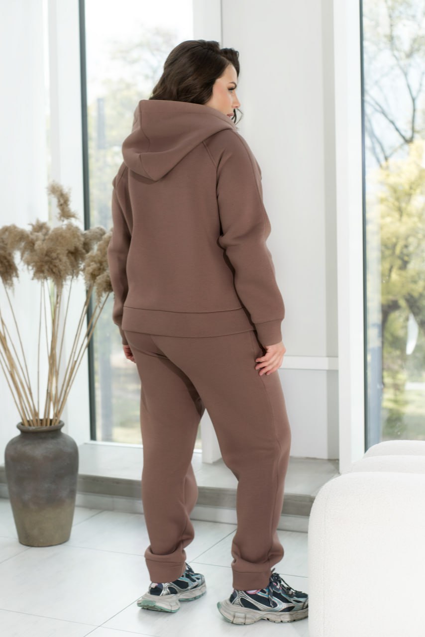 Garnitury casualowe proste, trzynitkowe, polarowe, z kapturem, duże rozmiary 