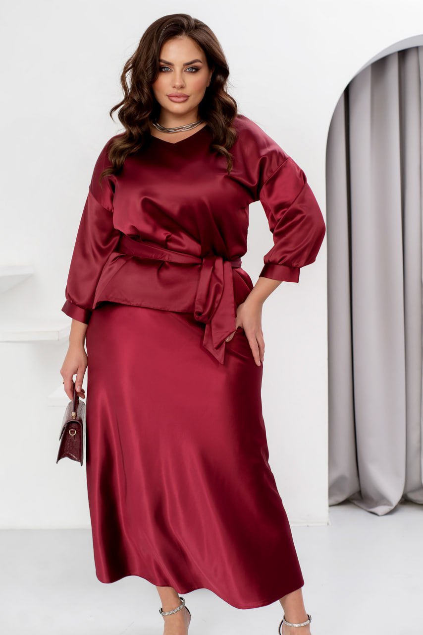 Wieczorowy damski garnitur z bluzką i spódnicą, opadające ramiona, szeroka sylwetka, jedwab, nieelastyczny, duży rozmiar