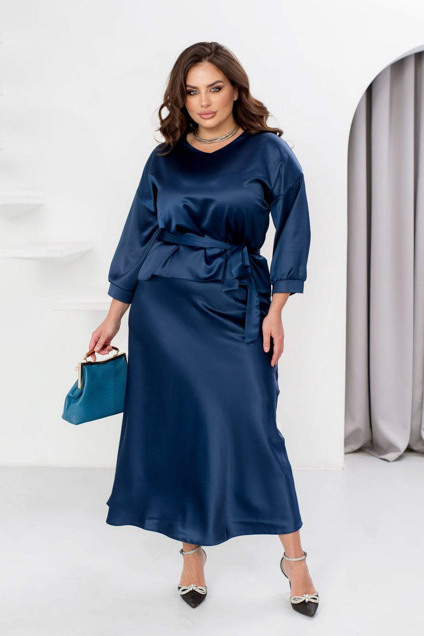 Wieczorowy damski garnitur z bluzką i spódnicą, opadające ramiona, szeroka sylwetka, jedwab, nieelastyczny, duży rozmiar