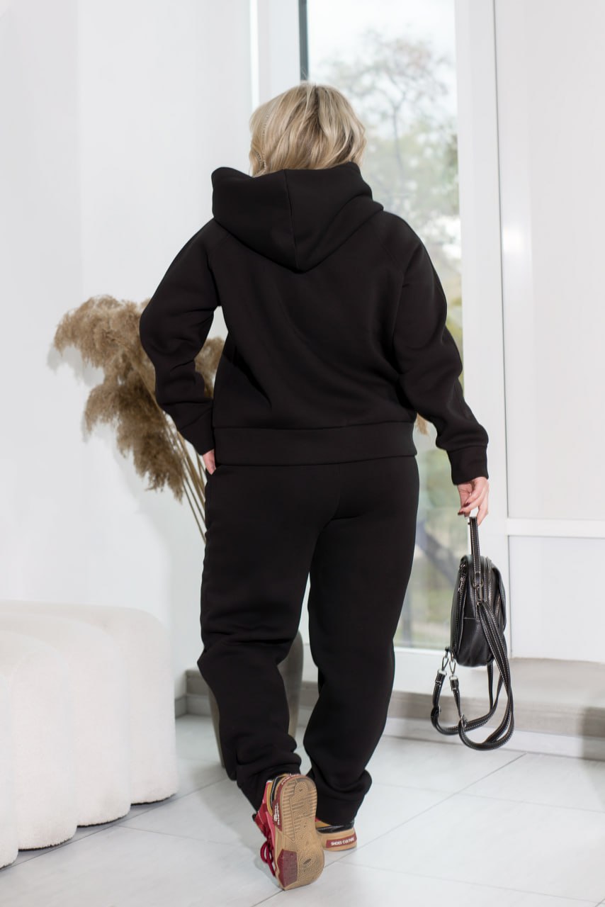 Garnitury casualowe proste, trzynitkowe, polarowe, z kapturem, duże rozmiary 