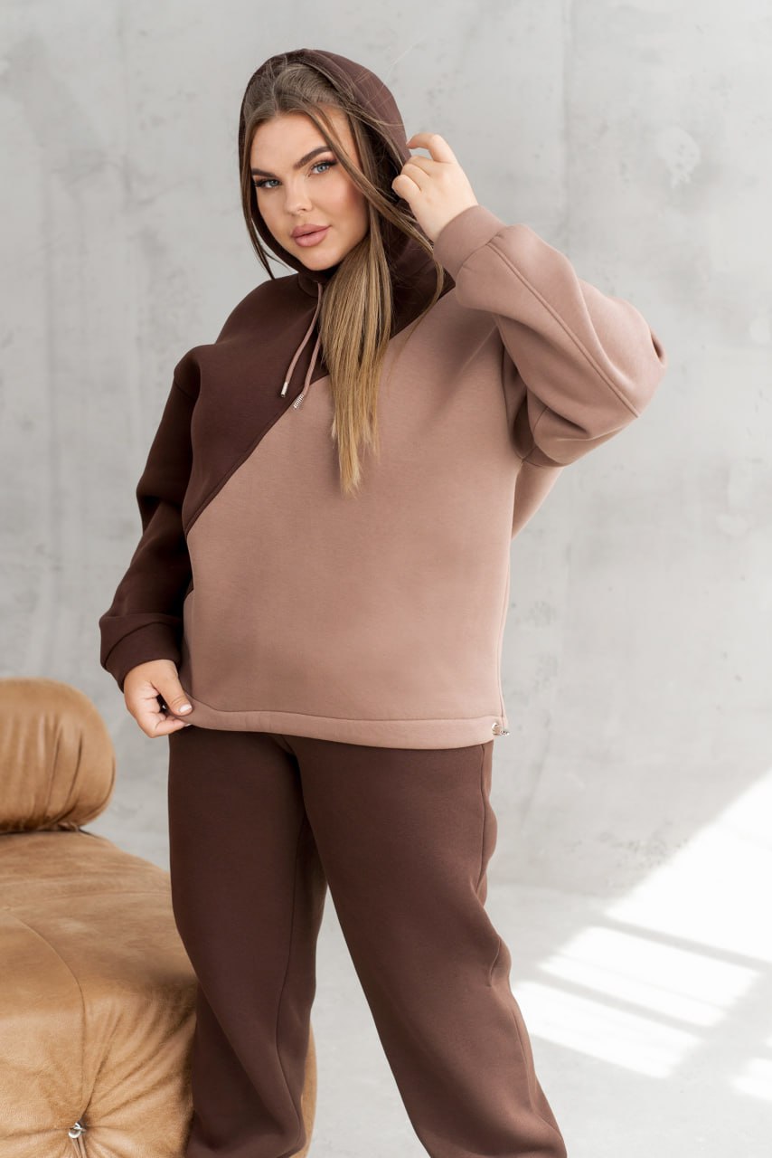 Fleece Hoodie and Joggers Suit with Drawstring Hem and Side Pockets