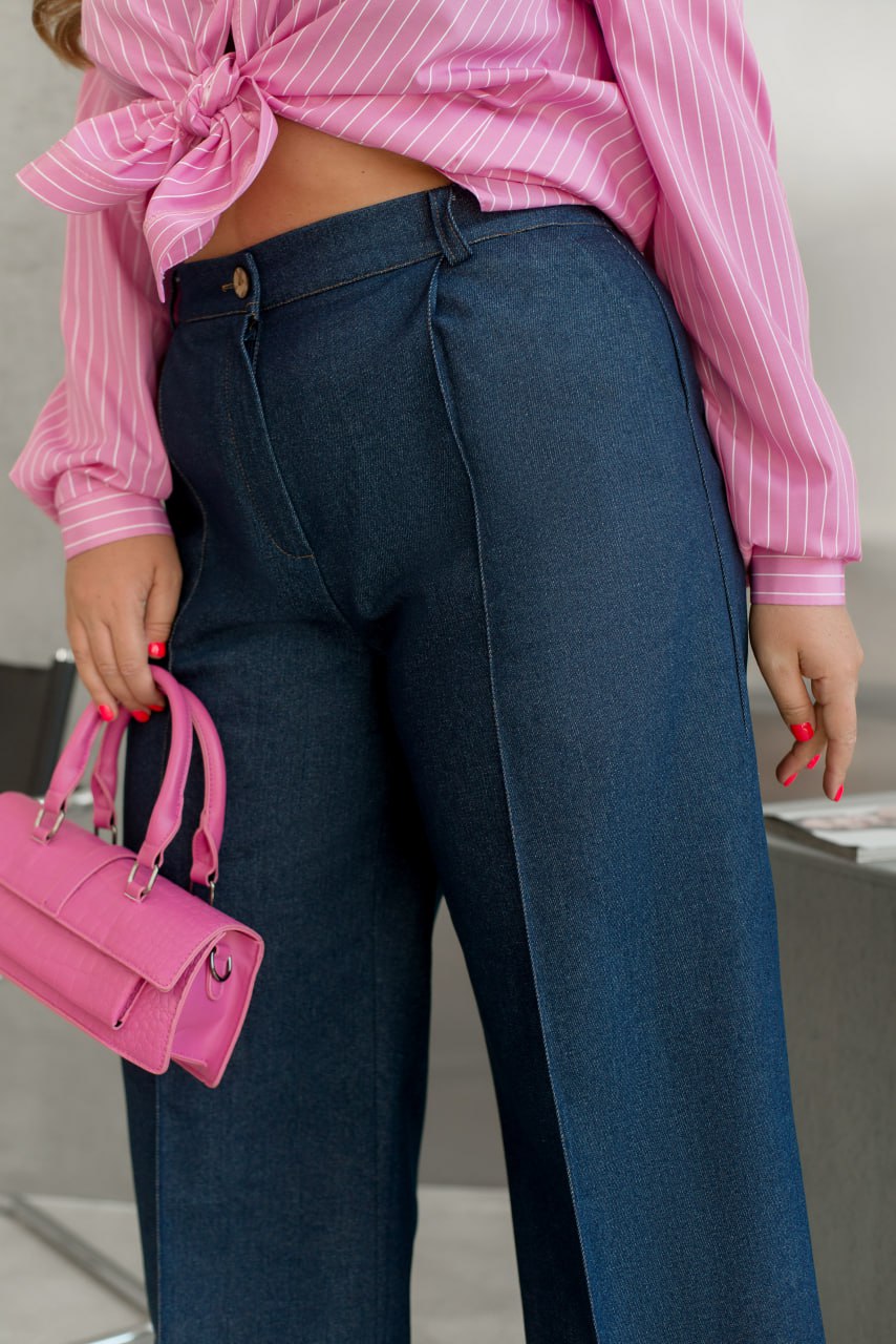 Women's Loose Fit Wide-Leg Jeans with Decorative Stitching