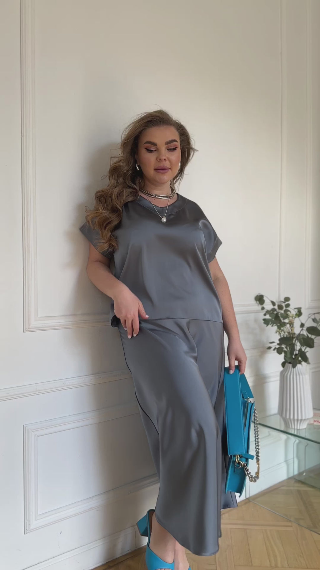 Атласна спідниця міді з високою талією, еластична стрічка, вузький крій, великі розміри